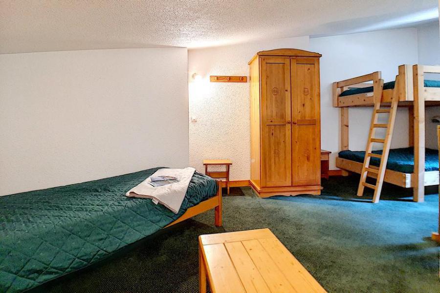 Rent in ski resort 2 room apartment 6 people (518) - La Résidence les Gentianes - Les Menuires - Bedroom