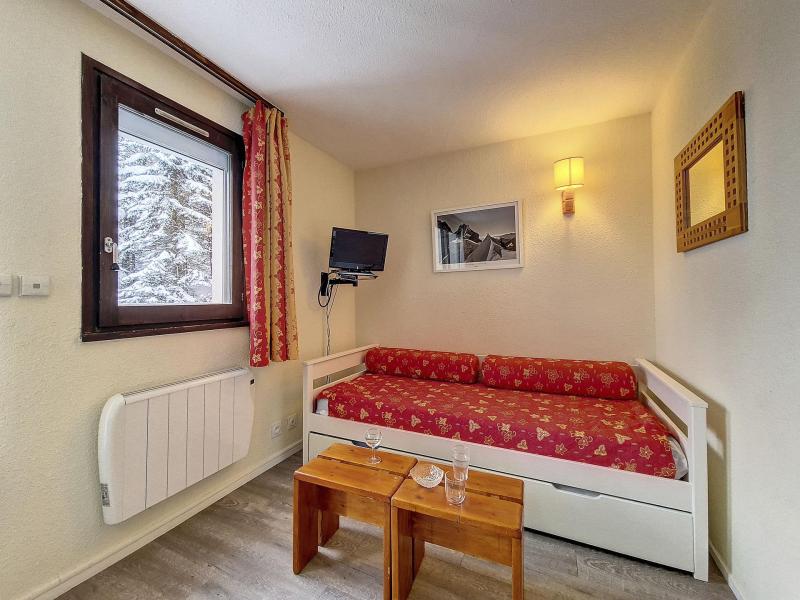 Rent in ski resort Studio sleeping corner 4 people (0205) - La Résidence les Gentianes - Les Menuires