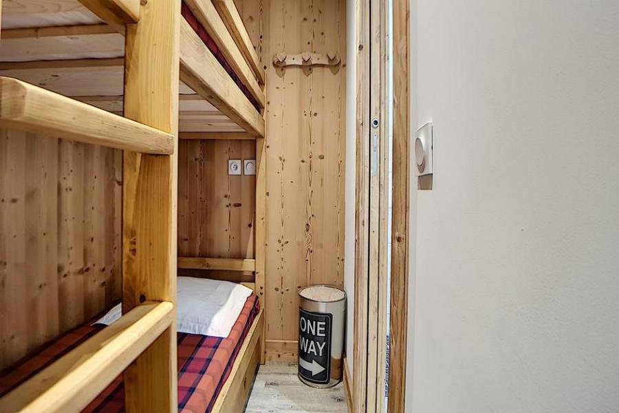 Rent in ski resort Studio 4 people (GT0R20) - La Résidence les Gentianes - Les Menuires - Bedroom