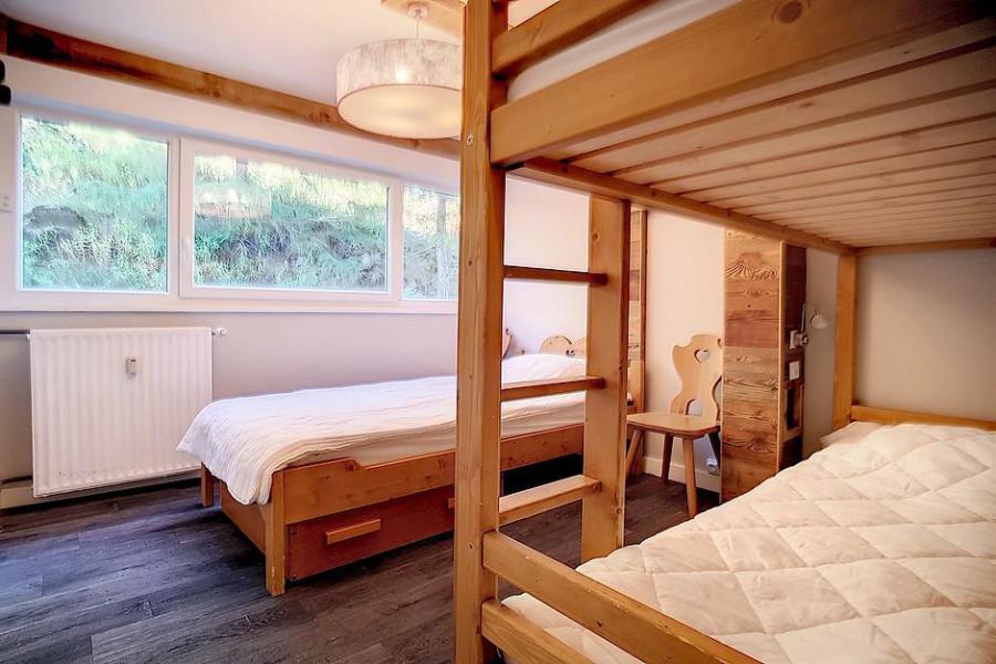 Rent in ski resort 2 room duplex apartment 5 people (C14) - La Résidence les Lauzes - Les Menuires - Bedroom