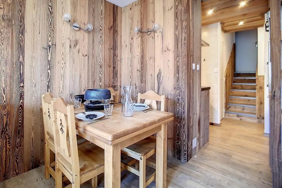 Rent in ski resort 2 room duplex apartment 5 people (C33) - La Résidence les Lauzes - Les Menuires - Living room