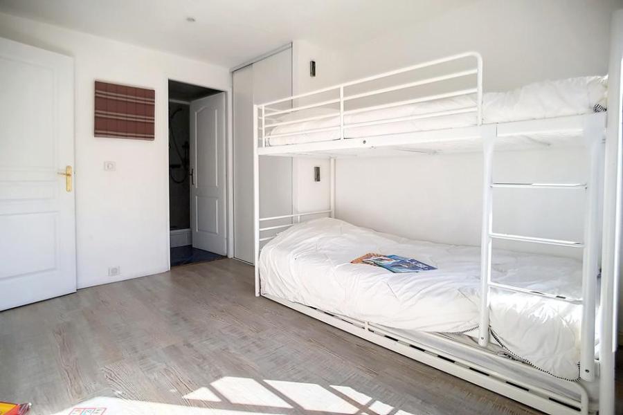Skiverleih 2-Zimmer-Appartment für 5 Personen (A3) - La Résidence les Lauzes - Les Menuires - Schlafzimmer