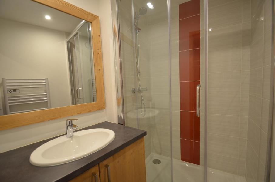 Rent in ski resort 2 room apartment 4 people (312) - La Résidence les Soldanelles - Les Menuires - Shower room