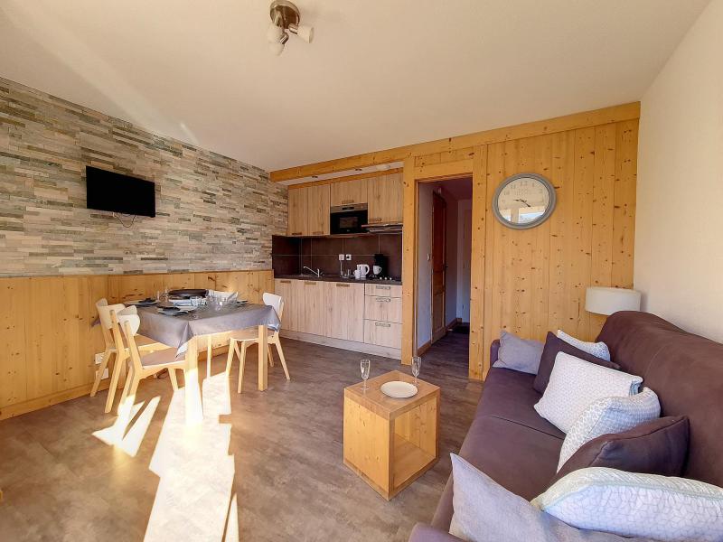 Rent in ski resort Studio 4 people (2709) - La Résidence Ski Soleil - Les Menuires - Living room