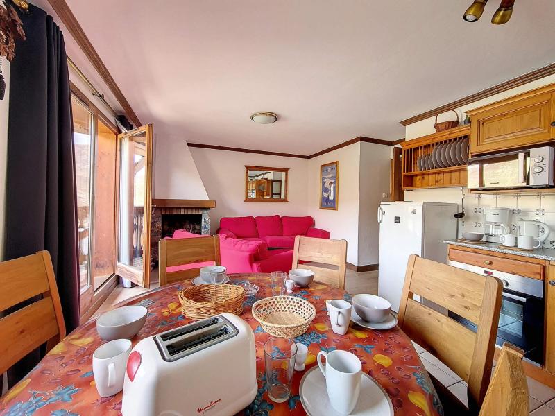 Аренда на лыжном курорте Апартаменты 4 комнат 6 чел. (6) - Le Hameau de la Sapinière - Chalet Cembro - Les Menuires - Салон