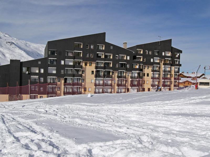 Rent in ski resort Le Villaret - Les Menuires - Winter outside