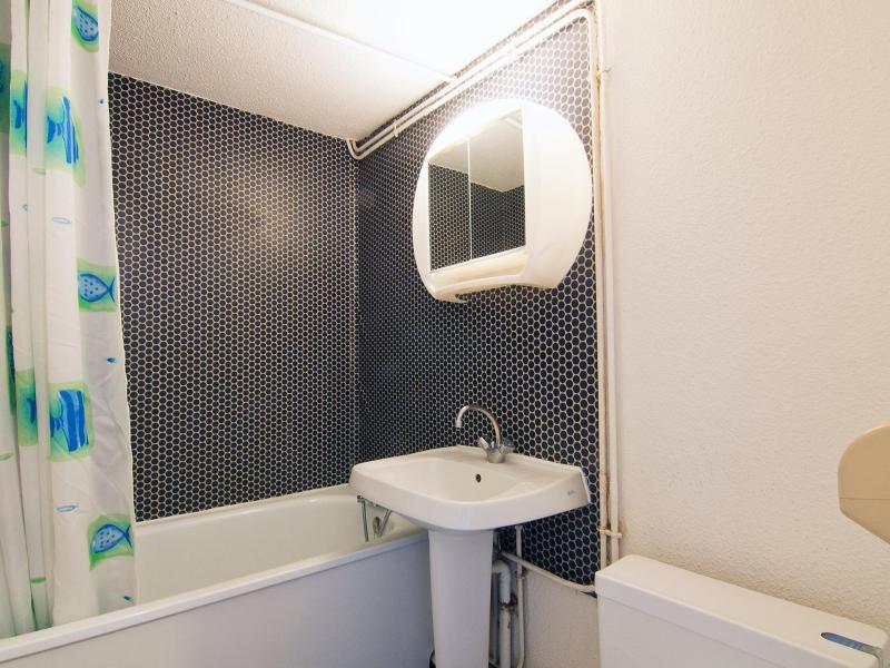 Rent in ski resort 2 room apartment 6 people (10) - Les Asters - Les Menuires - Bath-tub