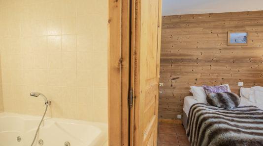 Rent in ski resort 7 room duplex chalet 12 people (Irène) - Les Chalets de Bettaix - Les Menuires - Apartment