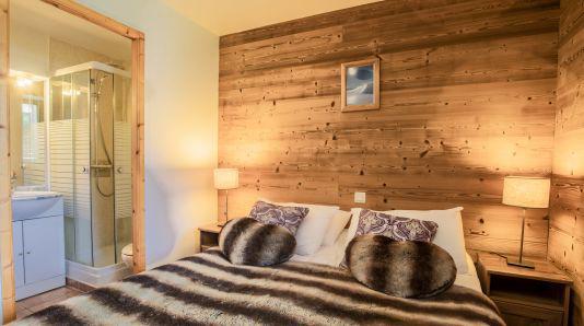 Rent in ski resort 7 room duplex chalet 12 people (Jasmine) - Les Chalets de Bettaix - Les Menuires - Bedroom