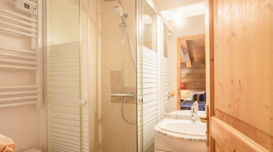 Rent in ski resort 7 room duplex chalet 12 people (Katerina) - Les Chalets de Bettaix - Les Menuires - Bathroom