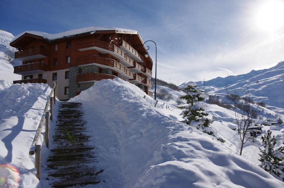 Vacances en montagne Les Chalets de l'Adonis - Les Menuires - Extérieur hiver