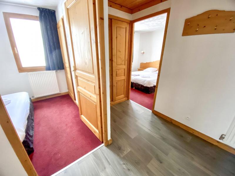 Wynajem na narty Apartament 3 pokojowy 6 osób - Les Chalets de l'Adonis - Les Menuires - Korytarz