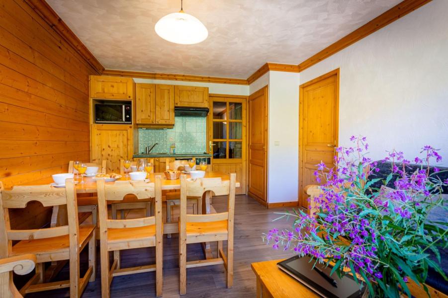 Ski verhuur Appartement 4 kamers 8 personen - Les Chalets de l'Adonis - Les Menuires - Woonkamer