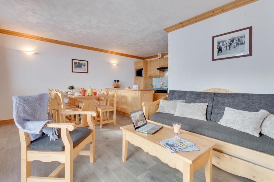 Skiverleih Les Chalets de l'Adonis - Les Menuires - Wohnzimmer