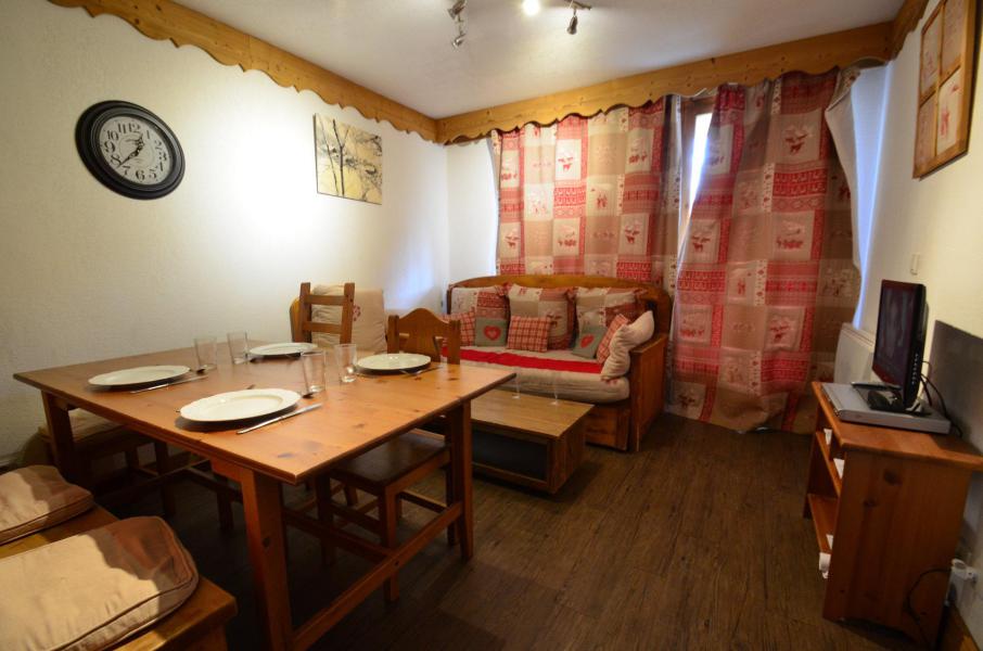 Rent in ski resort 2 room apartment cabin 4 people (202) - Les Côtes d'Or Chalet Argentière - Les Menuires - Living room