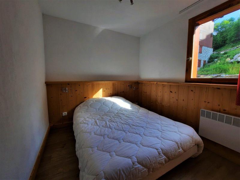 Rent in ski resort 3 room apartment 6 people (201) - Les Côtes d'Or Chalet Argentière - Les Menuires - Bedroom