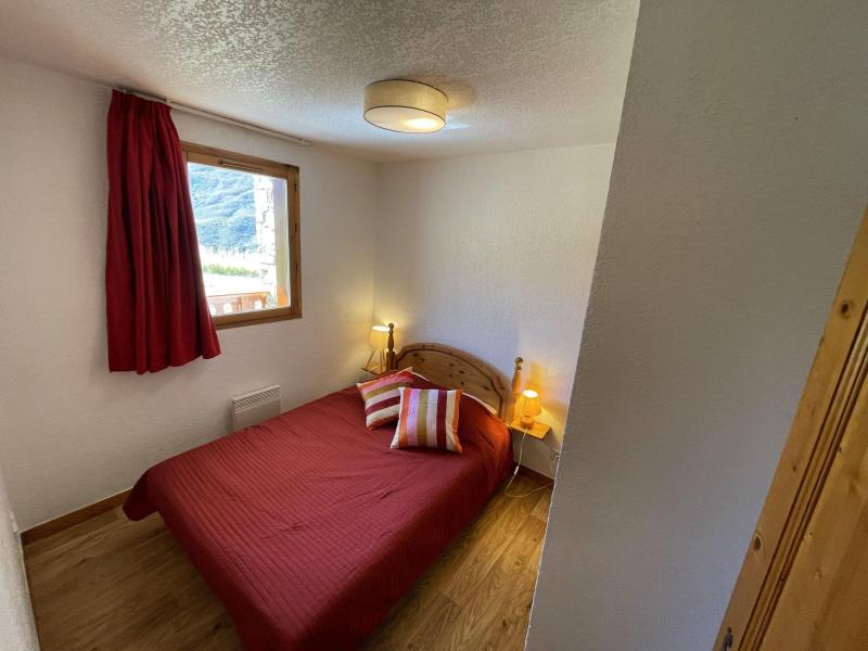 Location au ski Appartement 2 pièces cabine 2-4 personnes (002) - Les Côtes d'Or Chalet Argentière - Les Menuires - Chambre