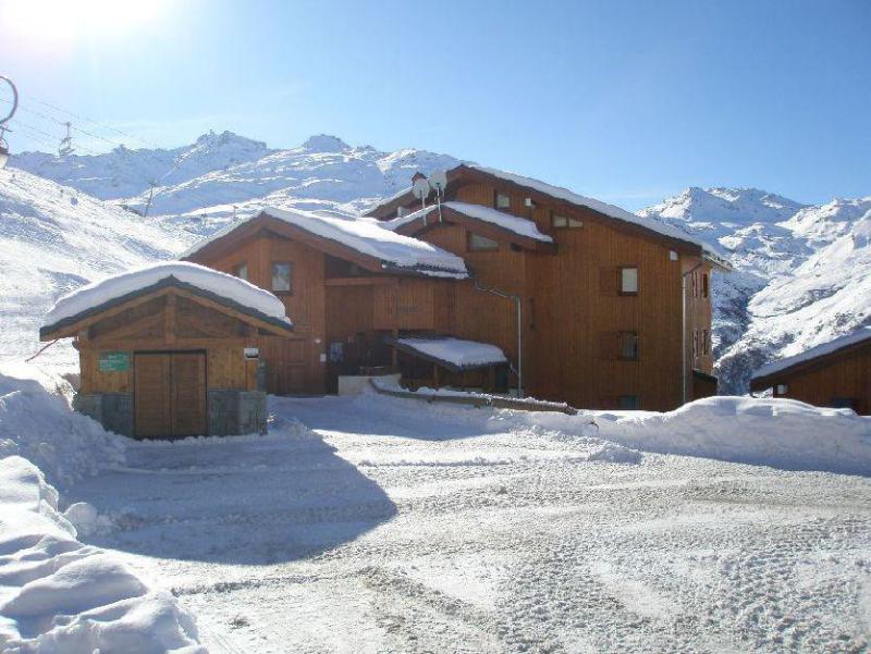 Vacances en montagne Les Côtes d'Or Chalet Bossons - Les Menuires - Extérieur hiver