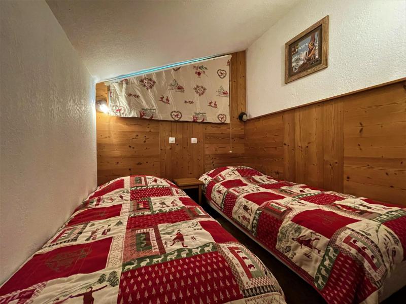 Rent in ski resort 5 room duplex apartment 6-8 people (403) - Les Côtes d'Or Chalet Bossons - Les Menuires - Bedroom