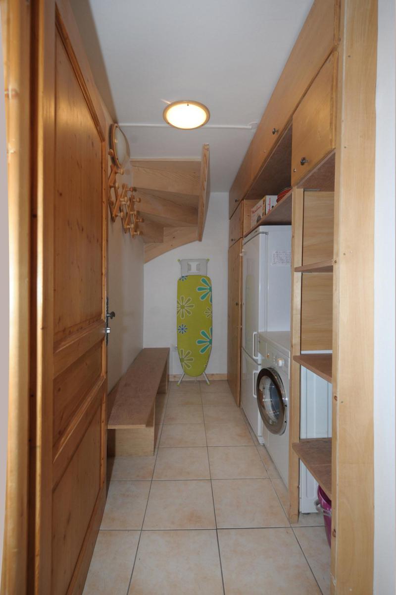 Skiverleih 4 Zimmer Maisonettewohnung für 8-10 Personen (342) - Les Côtes d'Or Chalet Courmayeur - Les Menuires - Flur