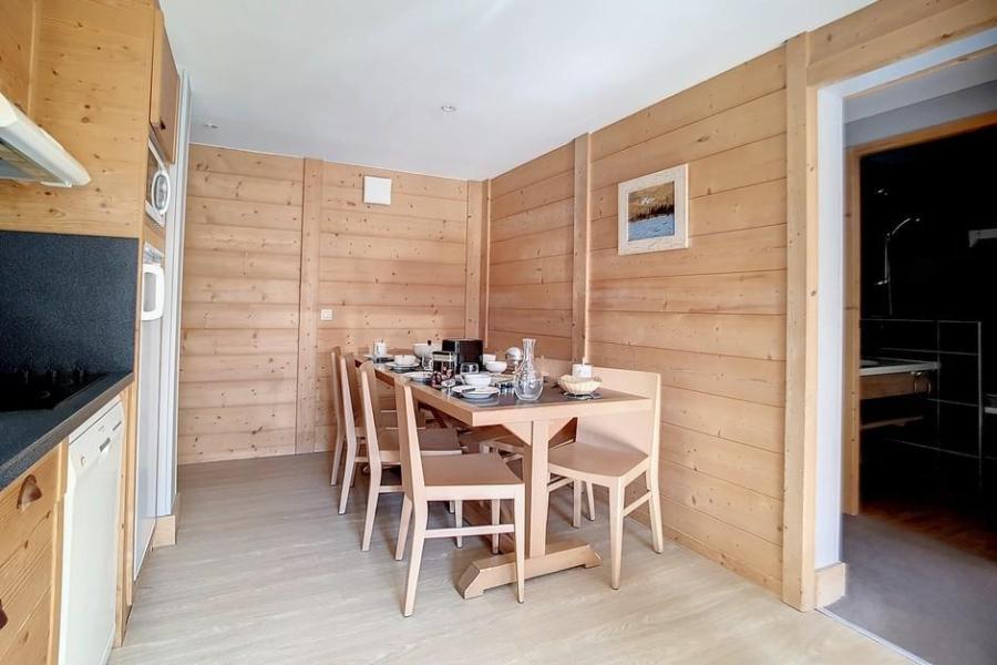 Ski verhuur Appartement 3 kamers 8 personen (124) - Résidence Aconit - Les Menuires - Woonkamer