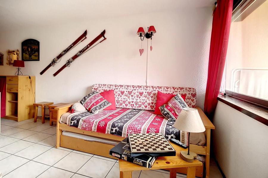 Rent in ski resort Studio cabin 4 people (1011) - Résidence Asters B3 - Les Menuires - Living room