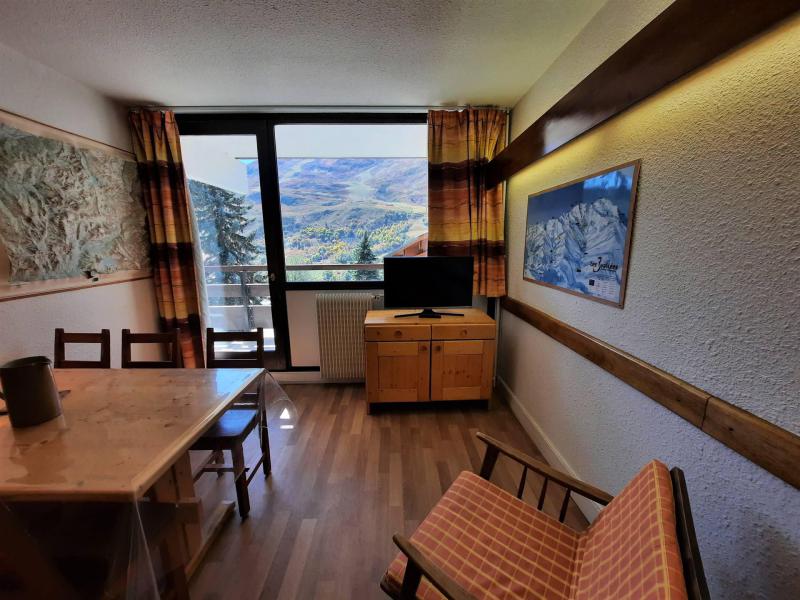Ski verhuur Appartement 2 kamers 6 personen (11) - Résidence Belledonne - Les Menuires - Woonkamer