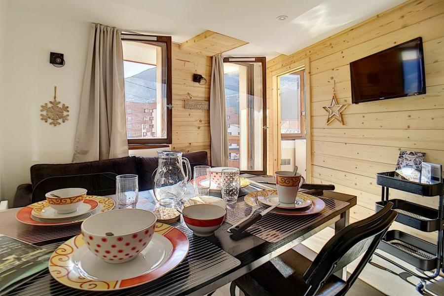 Rent in ski resort 2 room apartment 4 people (0126) - Résidence Boedette D - Les Menuires - Living room