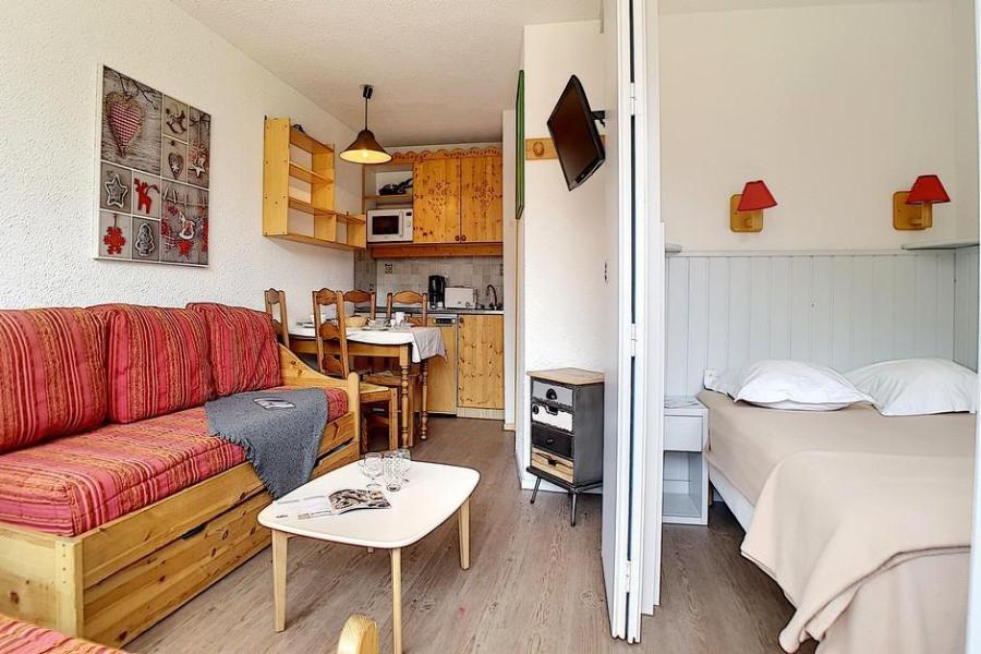 Rent in ski resort 2 room apartment 4 people (130) - Résidence Boedette D - Les Menuires - Living room