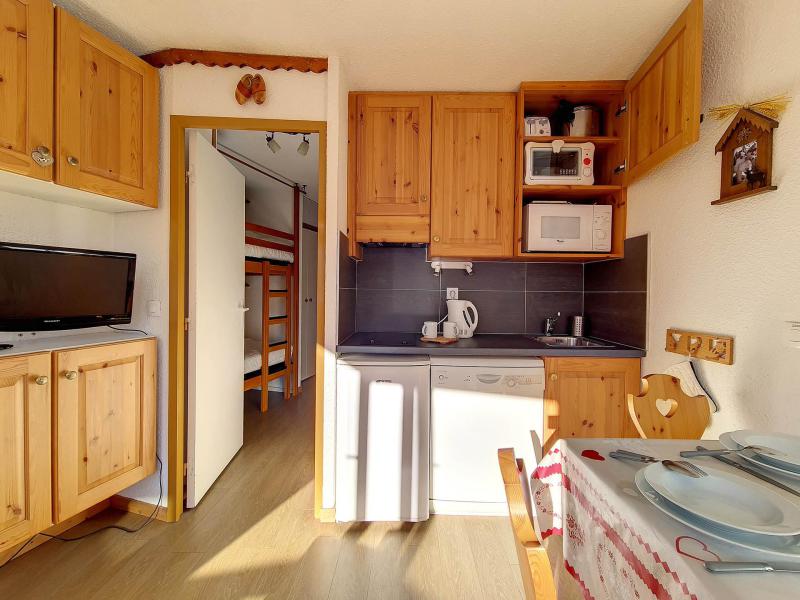Rent in ski resort Studio cabin 4 people (134) - Résidence Boedette D - Les Menuires - Kitchen