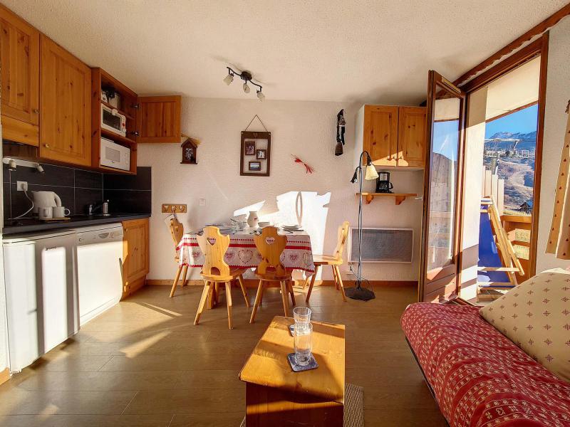 Rent in ski resort Studio cabin 4 people (134) - Résidence Boedette D - Les Menuires - Living room