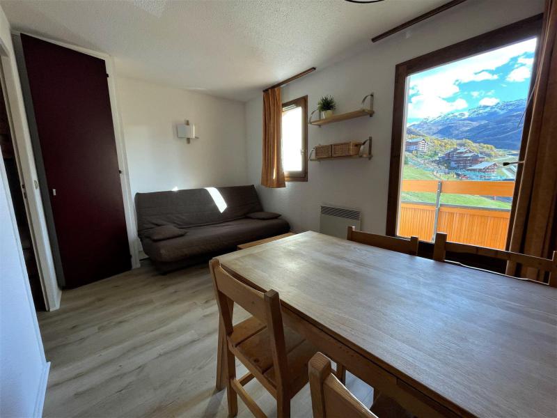 Rent in ski resort Studio 4 people (52) - Résidence Carlines I - Les Menuires - Living room