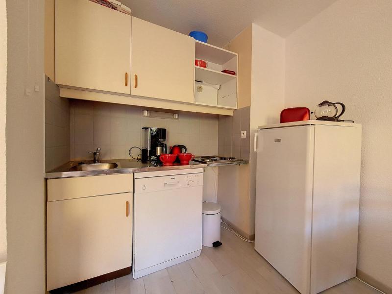 Rent in ski resort 2 room apartment sleeping corner 5 people (37) - Résidence Carlines II - Les Menuires - Kitchen
