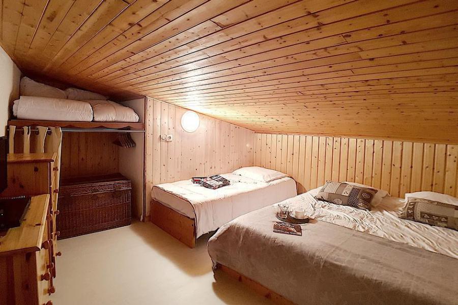 Rent in ski resort Studio mezzanine 4 people (77) - Résidence Carlines II - Les Menuires - Bedroom