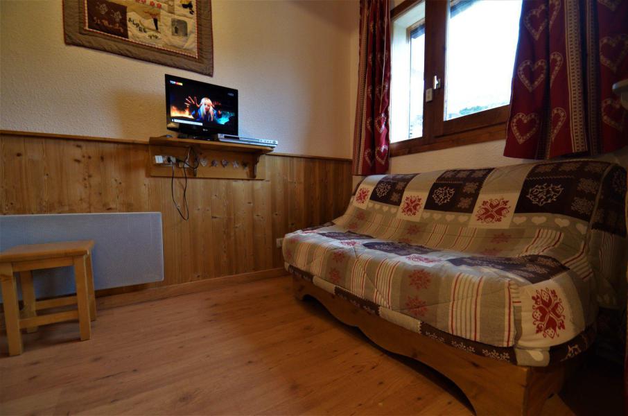 Rent in ski resort Studio cabin 4 people - Résidence Carlines - Les Menuires - Living room