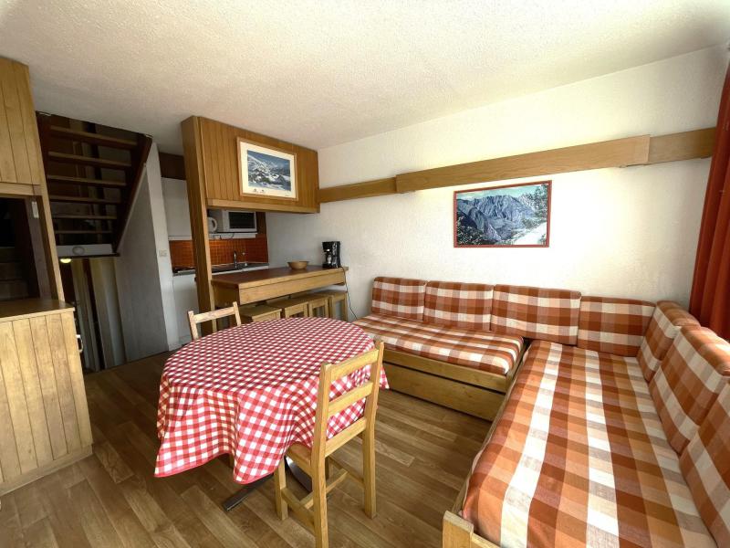 Rent in ski resort 3 room triplex apartment 7 people (835) - Résidence Challe - Les Menuires - Living room