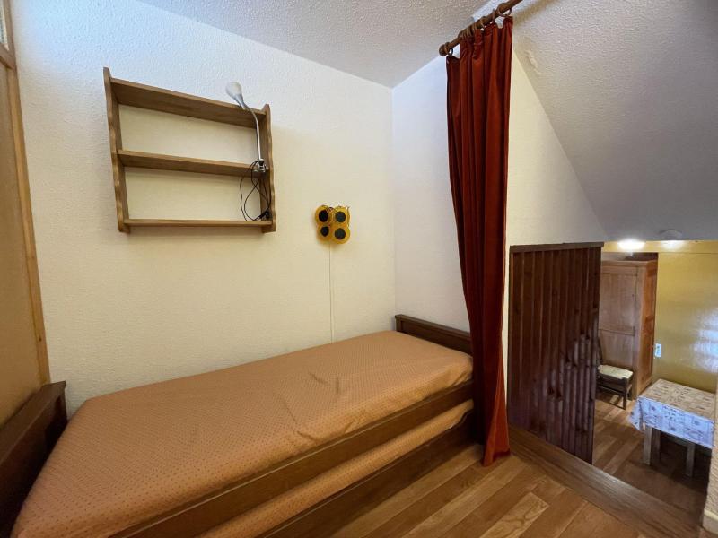 Skiverleih Triplex Wohnung 3 Zimmer 7 Personen (835) - Résidence Challe - Les Menuires - Schlafzimmer