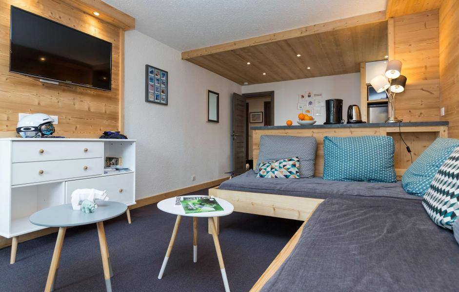 Rent in ski resort Résidence Chanteneige Croisette - Les Menuires - Living area