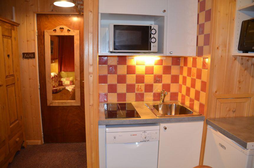 Rent in ski resort Studio 2 people (845) - Résidence Combes - Les Menuires - Kitchenette