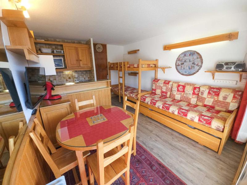 Rent in ski resort Studio 3 people (810) - Résidence Combes - Les Menuires - Living room