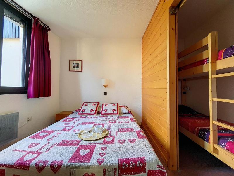 Rent in ski resort 2 room apartment sleeping corner 6 people (342) - Résidence Coryles A - Les Menuires - Bedroom