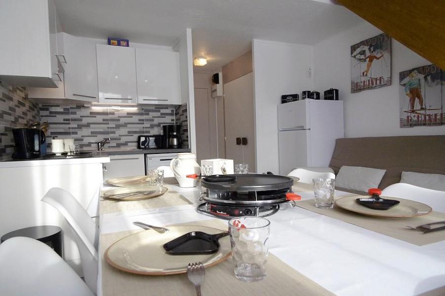 Rent in ski resort 3 room mezzanine apartment 8 people (0109) - Résidence de Caron - Les Menuires - Living room