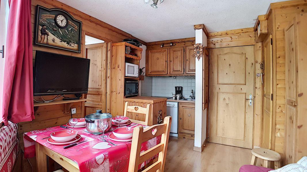 Ski verhuur Appartement 2 kamers 4 personen (322) - Résidence de Caron - Les Menuires - Woonkamer