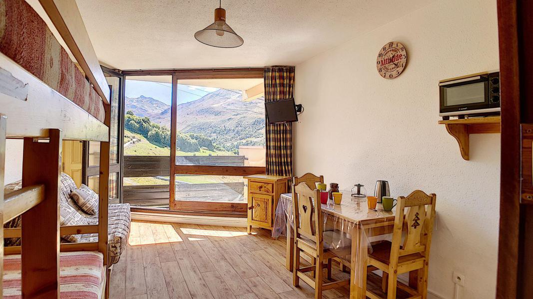 Rent in ski resort Studio 3 people (617) - Résidence de Caron - Les Menuires - Living room