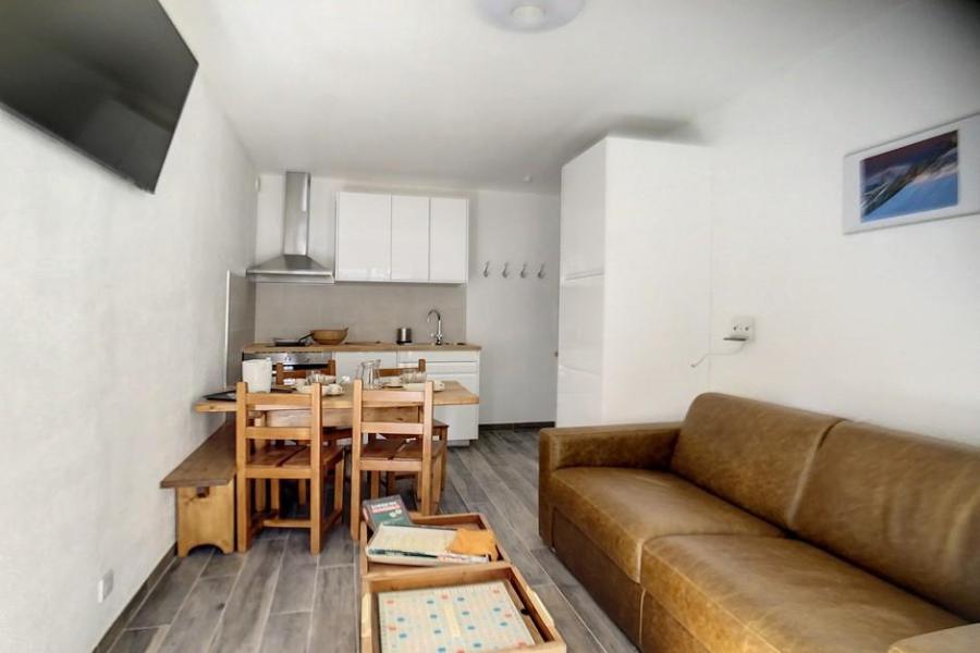 Wynajem na narty Apartament 2 pokojowy 4 osób (004) - Résidence Jettay - Les Menuires - Pokój gościnny