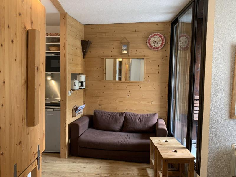 Rent in ski resort Studio 2 people (70) - Résidence l'Armoise - Les Menuires - Living room