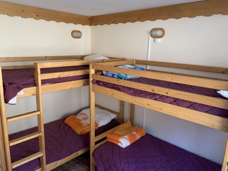 Skiverleih 2 Zimmer Maisonettewohnung für 6 Personen (03) - Résidence Lauzes - Les Menuires - Schlafzimmer