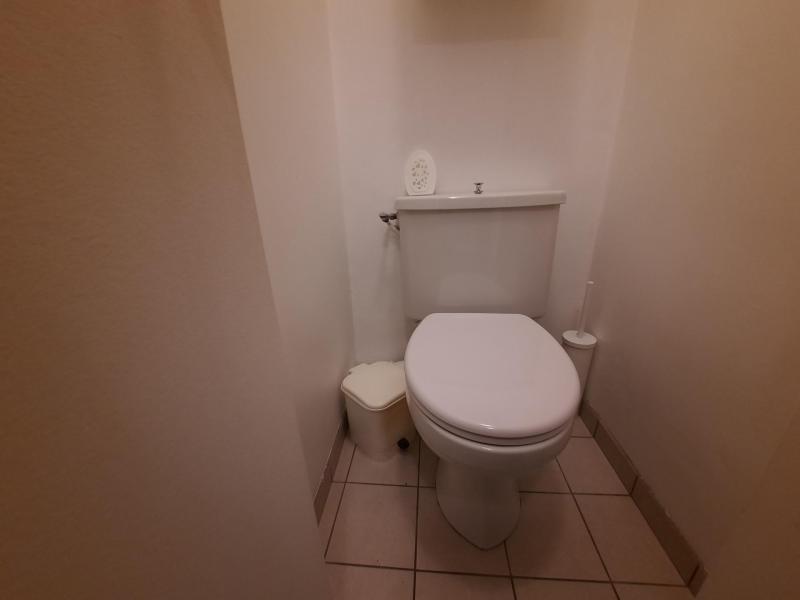 Ski verhuur Studio bergnis 4 personen (E7) - Résidence Lauzes - Les Menuires - WC