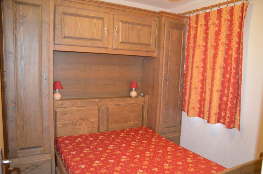 Аренда на лыжном курорте Апартаменты 2 комнат 6 чел. (A7) - Résidence le Jettay - Les Menuires - Двухспальный шкаф кровать