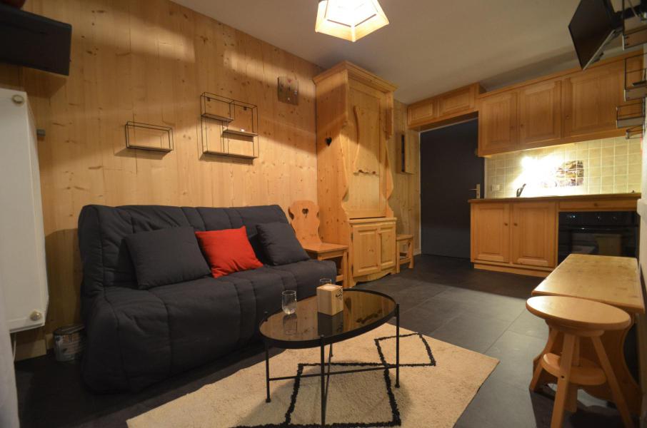 Rent in ski resort Studio sleeping corner 4 people (B27) - Résidence le Jettay - Les Menuires - Living room